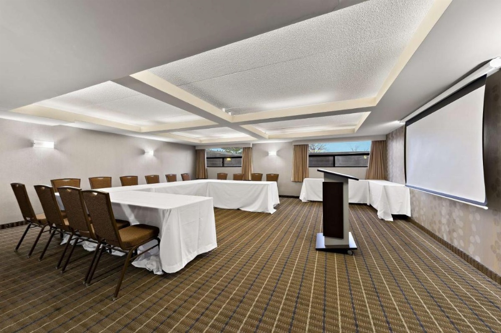 Best Western Plus Toronto North York Hotel & Suites Image 27