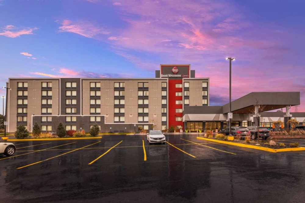 Best Western Plus Toronto North York Hotel & Suites Image 39